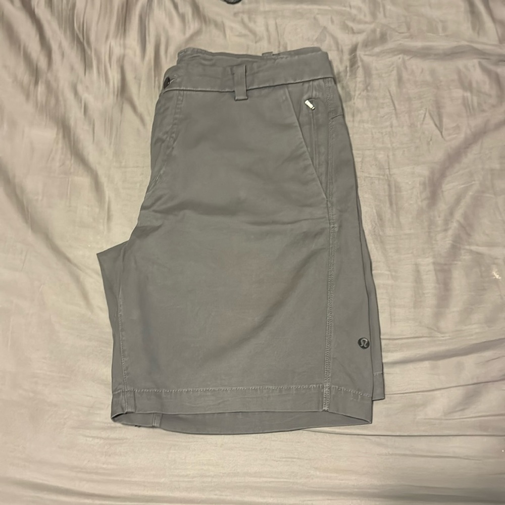 🙈Awesome Deal🙈 - Lululemon Flat Front Shorts - size 33